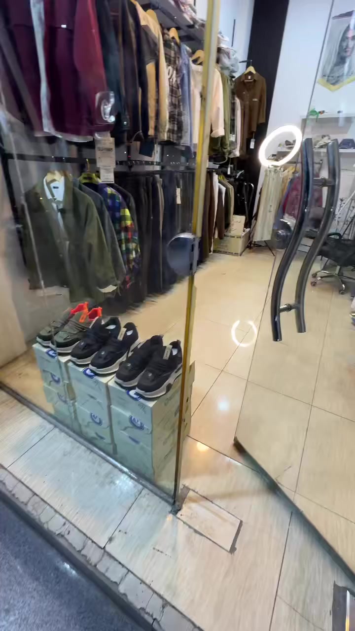 السلام عليكم ديكور محل كامل للبيع كلة مفصخ وموجود يتضمن
سكك 
يوات
رفوف خير من الله 
تعاليك 
رنك لايت 
كراسي ثنين 
وبسعر مناسب


**إذا كنت صاحب هذا الإعلان وتريد حذفه لأي سبب، رجاءا أرسل رسالة إلى الدعم الفني**