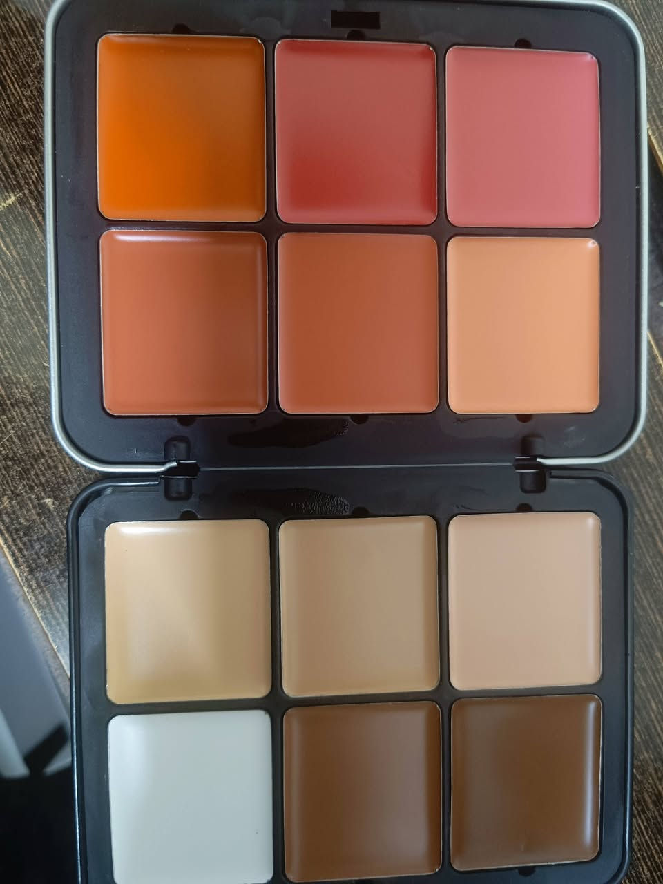 مساء الخير والعافية على الجميع منشوري للنساء بنات عندي الاصلي اشتريته ومعجبين الي اريدة ويفيدهة تكتب بالتعليقات للعلم الاصلي مو التقليد والي متعرف سعرة هم لتدخل فدوة


**إذا كنت صاحب هذا الإعلان وتريد حذفه لأي سبب، رجاءا أرسل رسالة إلى الدعم الفني**