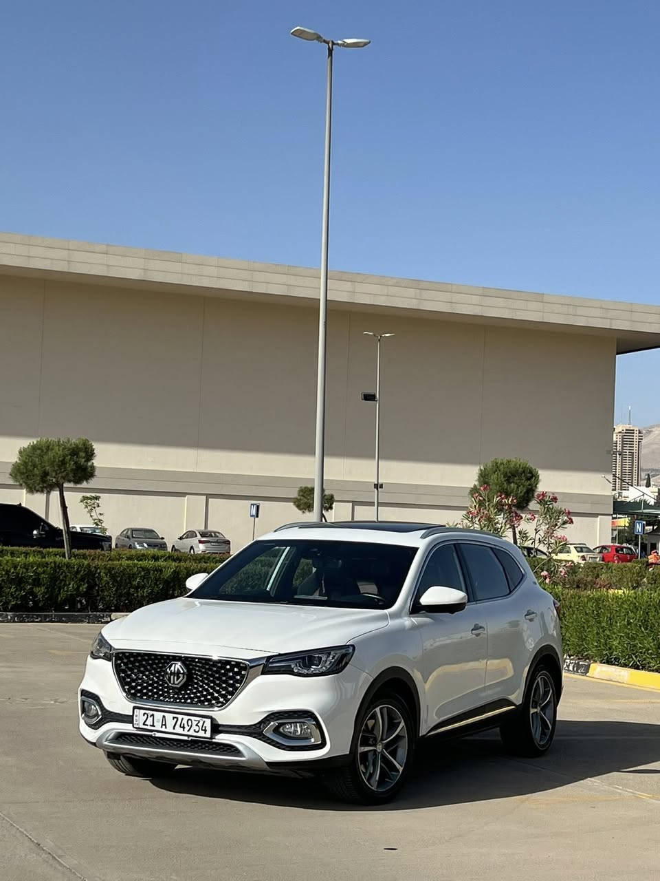 سلام‌علیکم ورحمةالله
✍️کوردی و عربی 

ئێم جی MG HS بۆفرۆشتن
- مۆدێل 2022فوووول 
- سفری شریکەیە 
- مەکینە 20 تۆربۆ
٦٨هەزار کم ڕشتوووە
- قەپات مواسەفاتی ناو سوور
( سەقف سلاید - بەسمە - داخلی دوو ڕەنگ - کوشین جلد  - کوشن کارەبای سەکن و سایەق-  سوپەر سپۆرت  -بریک کارەبای- شاشە ئایپاد - گیچ ئەلیکترۆنی - سوکان ڤۆلیۆم - کامیرا - حاسە- یەدە بەسمە -تەبرید مەرکەزی -سنوق کارەبای - سنوق شفت - تەحەکوماتی لایت و ئاوینەکان - تەحدید سورعە- - لایت لید -بەگلایت لید -بلاجکتۆر - زینۆن - رادار ئاوینە اشارت )
سەیارەکە کلین‌تایتڵ ە
بێ بۆیاغە بێ تەعدیل 
 تەنها یەک قوپاوی بچووکی هەیە
باقیەکەیتر هەمووگیانی بەشەرت
سەیارەیەکی زۆرجوان و تازەیە گێڕومەکینە و بەناوکردن و هەمووشتێکی بەشەرت
نرخی 155وەرەقەو معامەلەیەکی کەم
شوێن سلئمانی
***********. + واتساپ
----------------------------

عربی

سياره ام جي MG HS للبیع

- موديل ۲۰۲۲
- حجم محرك ٢٠ تيربۆ
( سقف سلاید ( فتحە ) بصمە - داخلی جلد لونین  - کوشن كهربائي سايق و سكن-  سوپر سپۆرت  -بریک كهربائي - شاشە ئایباد - گیچ الکترۆنی-فوليومات ستيرن - کامیرا- حساس -یدە بصمە -تبرید مركزي - صندوق كهربائي - صندوق شفط - تحكمات  لایت و و تحكمات مرايات  - تحديد سورعە- - لایت لید -بكلایت لید -بلاجکتور - زینون - رادار اشارة بالمري )
سياره جديد كلين تايتل
بدون حادث
ايرباكات بلادي
بدون‌صبغ
بدون تعدیل
والباقي كلشي بشرط
سياره جديد گیر و محرک و تحویل کلشی بشرط
سعر155ورقه وبيها مجال قليل
۰۷٧٠٢١٥٥٩٦٤
هاتف-واتساب
