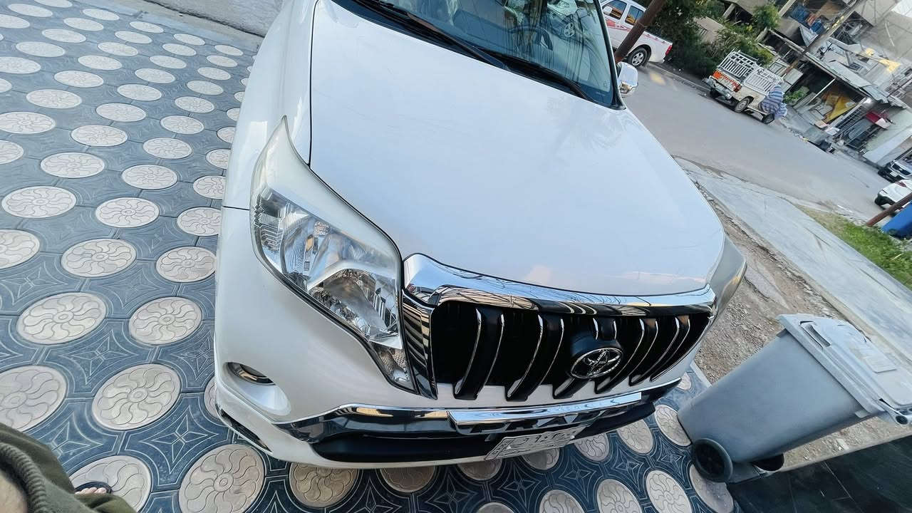 مواصفاتها :     برادو14وكالة ساز
١-سلايت قماره
٢-مثبت سرعة
٣-حساس خلفي
٤-كاميره خلفي
٥- دبل تانكي  
٦- اشارات بالمرآة
- كشافات ضباب
٧-كراسي مخمل بيجي 
٨-شاحن واير ليس
٩-شاشه اصلية 
١١-حساس تاير   
١٤-مانع انزلاق
١٥-اربع جام اوتو
١٧-زراك لايت 
١٨-هوك خلفي 
١٩-ارضيات (كاعيات) اصليه 
٢٠-بصمات اثنين 
٢١-تكم ارضيه ليزري 
٢٢-تحكمات فول ستيرن 
٢٣-طفايه اصلية
٢٤-نظام زحف 
٢٥-ترحيب
٢٦-مري جانبي كهربائي (شفط)***
٢٧-تشغيل عن بعد *
٢٨-عدة طوارئ
 ٣٠- داخل بيجي
٣١-شاشة ملاحة باللمس
- كاميرا خلفية 
- بلوتوث
- مشغل CD
- منفذ AUX & USB
٣٢-محرك 4.0 لتر 6 سلندر 
اضائه داخليه
الاستفسار اكثر الاتصال***********بغدادحي القاهرة سعرمناسب اتصل وتدلل
