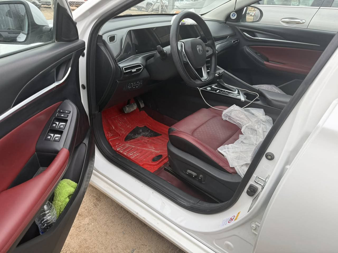 شانجان ايدو بلس 2022
فول 1/1😉
محرك 1400توربو المرغوب واللي 
ناقل حركة DTC نمر 7
يعمل بالبانزين العادي🔥
عداد المسافة 93 الف كيلو 
السياره بعدها بالضمان 
رقم بغداد حره
بانوراما 
مقاعد جلد+كهرباء +تبريد 
كاميرات محيطيه 4كامرات 
حساسات خلفية 
ليد امامي زنون 
ليد خلفي
شاشة متصله ومتغيره مع نظام القيادة
3انظمة قيادة
تبريد قطعتين امامي وخلفي
مرايا قابلة للطي 
رادار امامي

السعر 128$ وبيها مجال بسيط

***********
