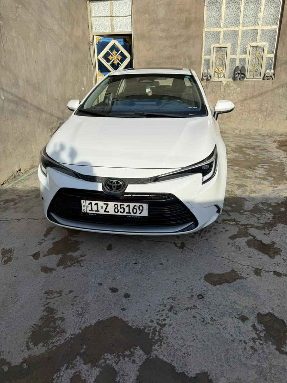 السلام عليكم اخوان كورولا هايبرد موديل 25 الشكل الامريكي بها اصب عين طخه باب السائق سعر 155 رقم الهاتف ***********
