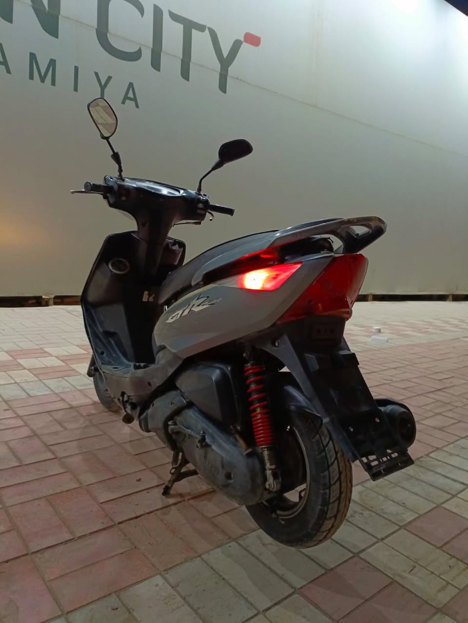 سلام عليكم دراجه ماكس ثعلب 140 دراجه بلاديه بعده بملحه دراجه مكفوله مكينه بلاديه برغي ممفتوح بيه دراجه شلعه معدل فول كهربائيات كله شغاله دراجه اي نقص مبيه السعر550 وبيه مجال المكان بغداد الكرخ صالحيه لستفسار ***********
