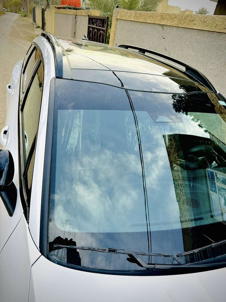 سبورتج 2024 X لاين فول مواصفات 
محرك2500 GDI  
ماشيه 33الف مايل
فتحة سقف بنورما 
لايت لد مع زنون 
دفع رباعي4x4 
شاشه متصله 
كرسي كهرباء 
جنطة كهرباء 
تدفئه كشنات 
تبريد قطعتين 
هاند بريك كهرباء 
اشاير بل مري 
حساسات مري 
قيادة ذاتيه 
رادار خلفي 
رادار امامي 
توقف ذاتي 
كشنات جلد 
تبريد ثلج 
ويل كروم مطعم سواد
دخول جديد باسمي 
حادث باب الجنطه مبدل نفس الون(ابيع سونار )

والجاملغ الخلفي جه السايق نفسه راجع ومصبوغ 

فقط ذني اماً الباقي كفاله عامه 
صور الحادث بل منشور
مكان السياره بابل الحله ورديه خارج 
السعر 190 وبيها مجال قليل 
***********
***********
