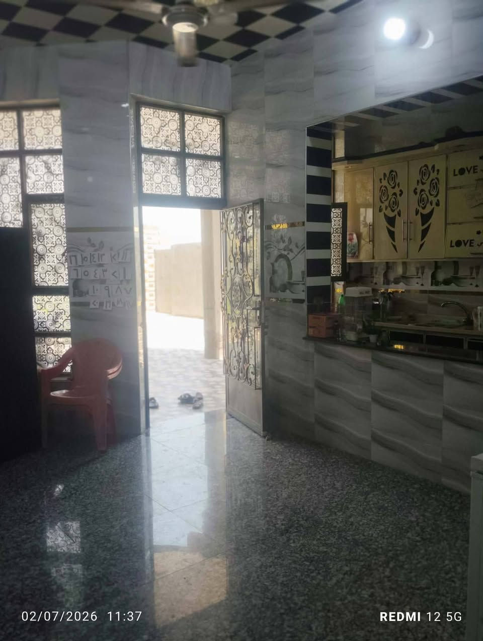 دار للبيع مساحه 500 متر طابو زراعي باسمي نزله الساده البحارنه محاذي للتبليط ركن يحتوي على غرفتين نوم واستقبال وصاله ومطبخ ومجمع صحيات وحديقه خارجيه بمساحه جيده بناء حديث صب كونكريت
السعر على الخاص 

***********
دار للبيع مساحه 500 متر طابو زراعي باسمي نزله الساده البحارنه محاذي للتبليط ركن يحتوي على غرفتين نوم واستقبال وصاله ومطبخ ومجمع صحيات وحديقه خارجيه بمساحه جيده بناء حديث صب كونكريت

