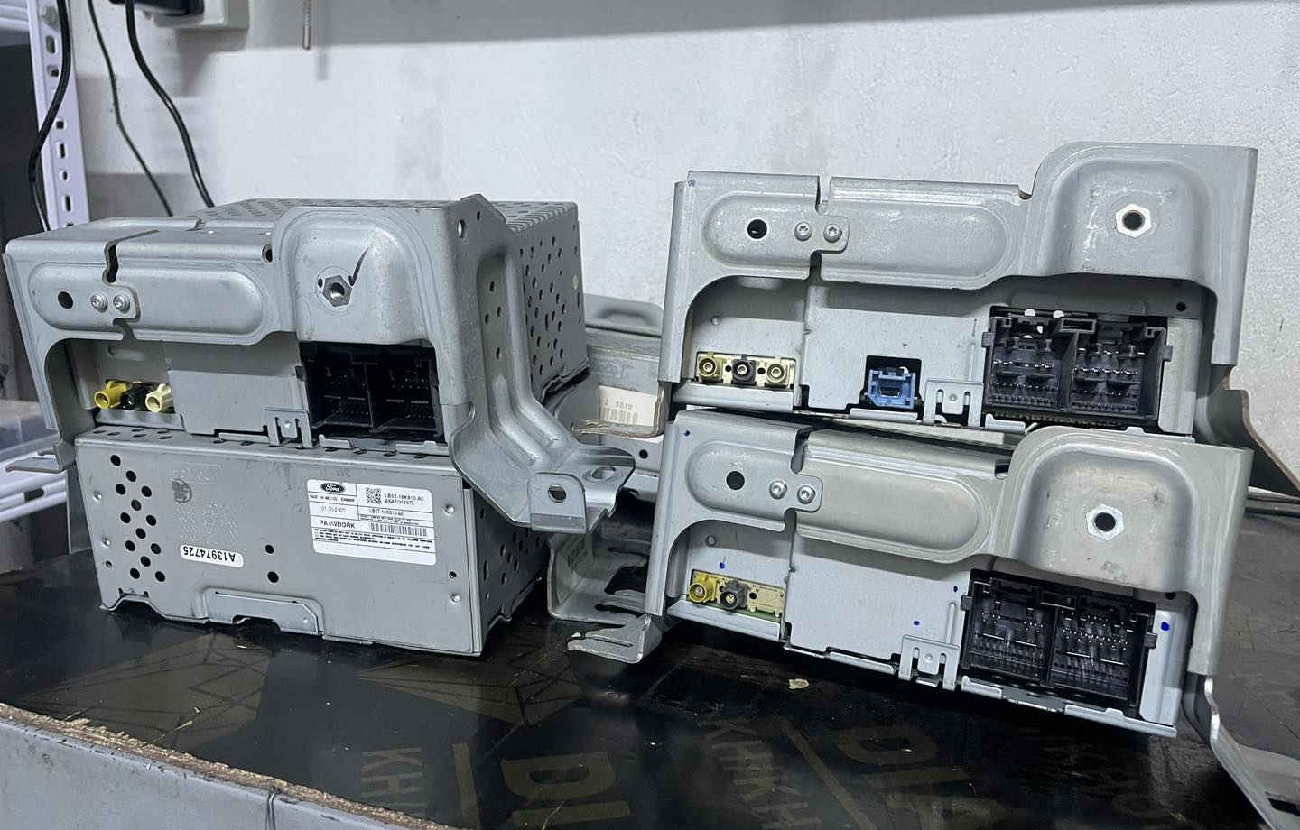 تتوفر لدينا عقول و رادارات وكاميرات لكافة سيارات فورد الحديثة  
(اكسبلورر - f150- إسكيب -مافريك - برونكو ) 
العنوان كرادة ساحة التحريات  ***********

908-3
https://maps.google.com/?q=33.301407,44.444458
