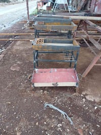 مناقل لوحده عله ٣٥ويه صبغ٣٧وصغيره عله ١٣ وشتريد اسويلك من شي يخص لحداد...