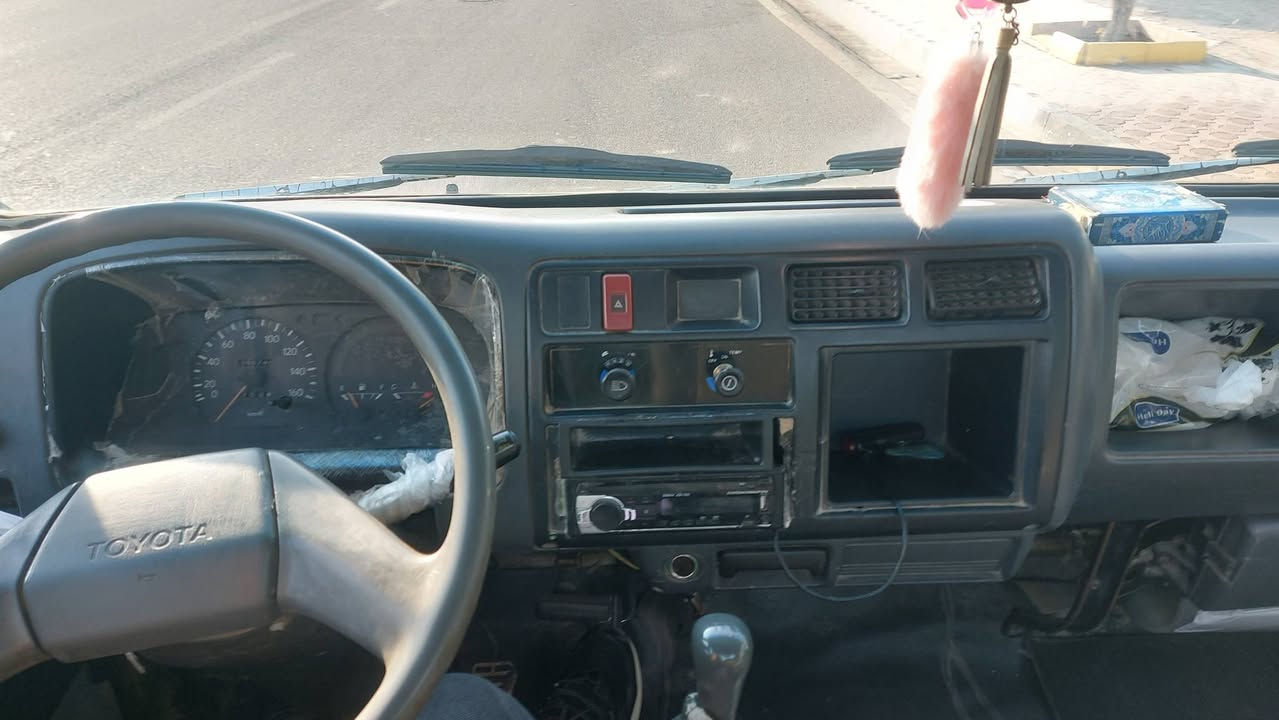 كرين تيوتا 2002 رقم سليمانيه نكليزي بسمي سنويه ال 27 بدي 3 جكات تبريد ثلج قفل اكسل مكينه b 14 تايرات 17 ونص سياره نضيفه مابي اي نقص السعر 130 بي مجال
مكان ديالى 
***********
