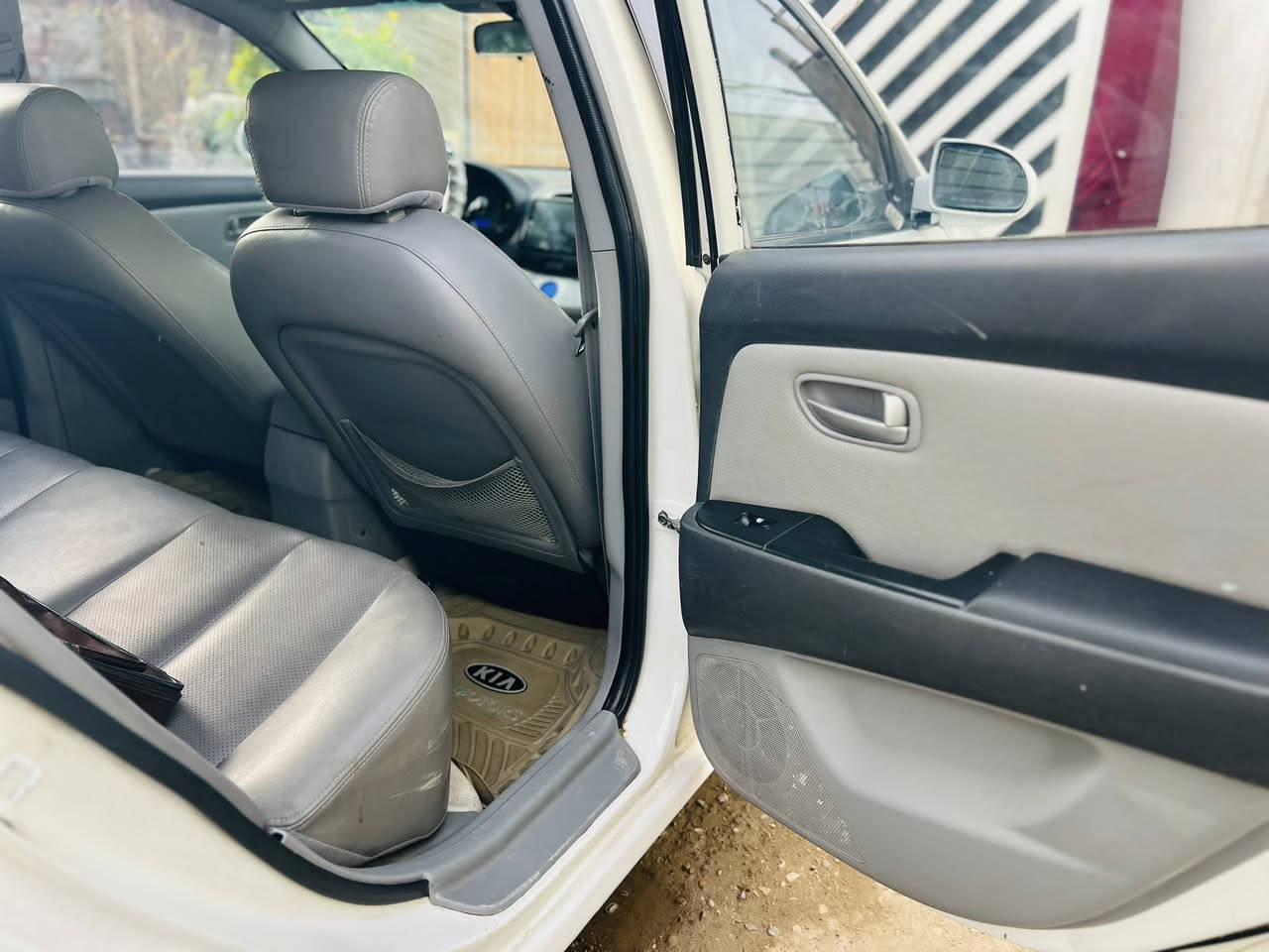 اللنترا ١٠ خليجي صبغ عام جاهزه رقم انبار بسمي سنويه ٢٠٢٨
 كير ومحرك وكهربائيات وحداديه وتبريد كفاله 
*********** السعر 87 وبيه مجال حك الجيه
