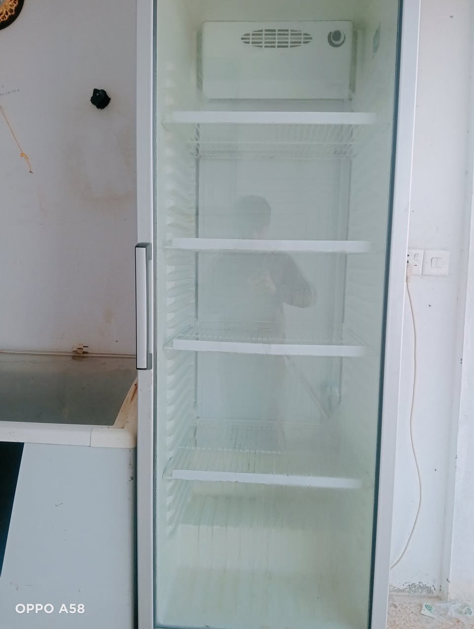 ثلاجة عارضه ومجمد عارضه شرط الشغل بعدهه شركه

سعر 450 عنوان موصل الايمن حي العبور 
*********** واتساب
