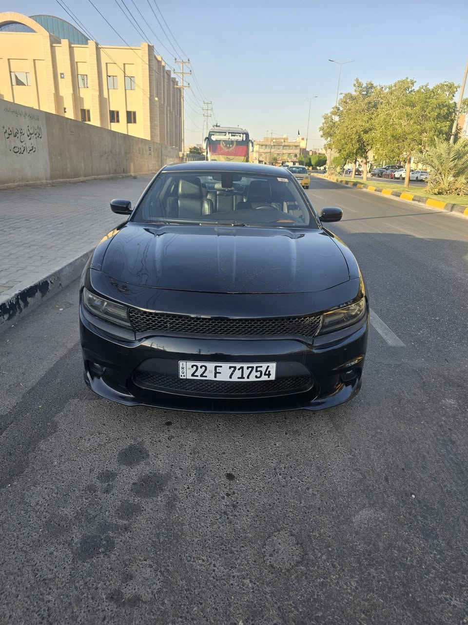 جاجر موديل ٢٠٢٠
وارد امريكي 
الصبغ ربع البنيد فقط والباقي
سيارة مكفولة كفالة عامة 
فول مواصفات 
بصمة 
كشنات جلد كهرباء
 تدفئة وتبريد كشنات 
كامرا وشاشة وحساس
دخول ذكي
السعر ١٩٥ وبيه مجال قليل 
مكان السيارة كربلاء 
***********
