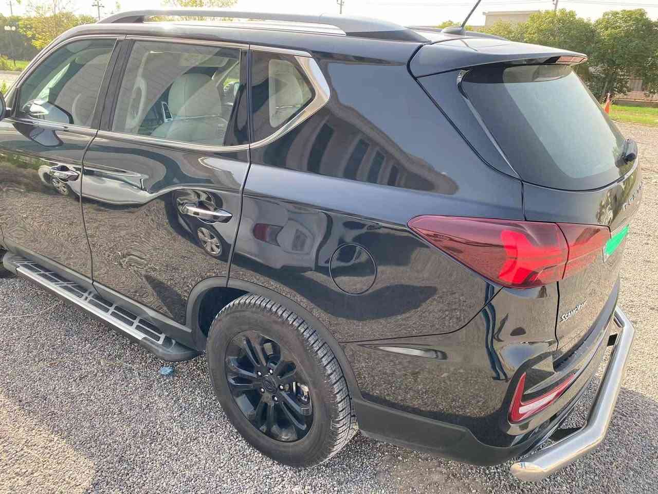 سانغ يونغ ريكسون 2022 Ssang Yong Rexton) - بحالة ممتازة جداً
المحرك  : 2.0 لتر تيربو بنزين
المسافة المقطوعة (الماشية ) : 66كم.
اللون الداخلي /بيجي

عدد المقاعد : 7 مقاعد واسعة ومريحة جداً
دفع رباعي حقيقي (4WD) مع دبل ثقيل وخفيف
للطرق الوعرة.
شاشة أصلية تدعم أبل كاربلاي وأندرويد أوتو + كاميرا
خلفية عالية الدقة.

حساسات أمامية وخلفية.

تبريد مركزي (3) قطع ) يغطي المقاعد الـ 7 بالكامل

كشنات جلد تحكم كهربائي + تدفئة وتبريد للمقاعد

الأمامية).

فتحة سقف + بصمة تشغيل ودخول ذكي.

لوحة عدادات رقمية (شاشة رقمية أمام السائق.

أنظمة أمان كاملة (مانع انزلاق، نظام منحدرات

إيرباغات كاملة

مكان السيارة / الموصل].
رقم السياره شمالي

للاستفسار عن السعر وباقي التفاصيل، يرجى الاتصال على الرقم //***********
