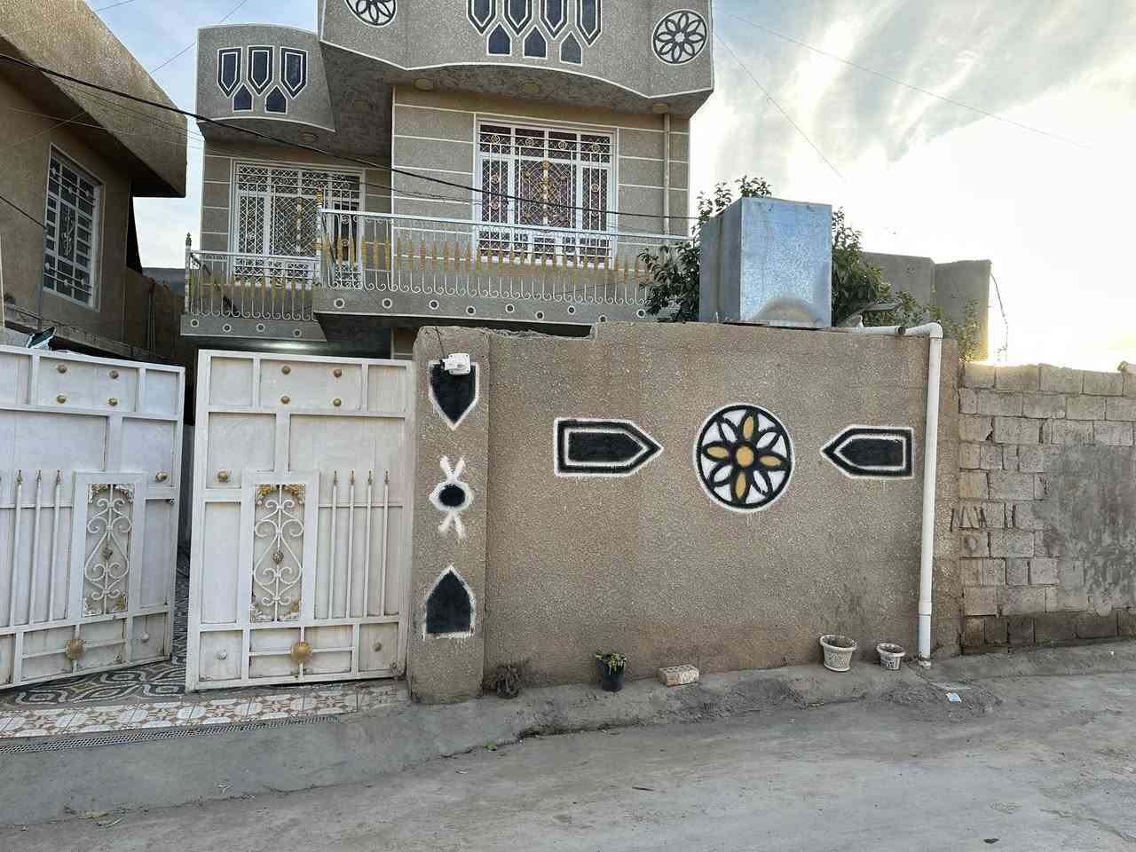 دار ‏سكني طابو زراعي للبيع مساحة 200 متر بناء طابقين في منطقة الجماعة للمزيد الاتصال على الرقم ***********
