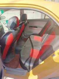 بي واي دي جي 3 • ٢٠١٣ • تكسي مصفرة