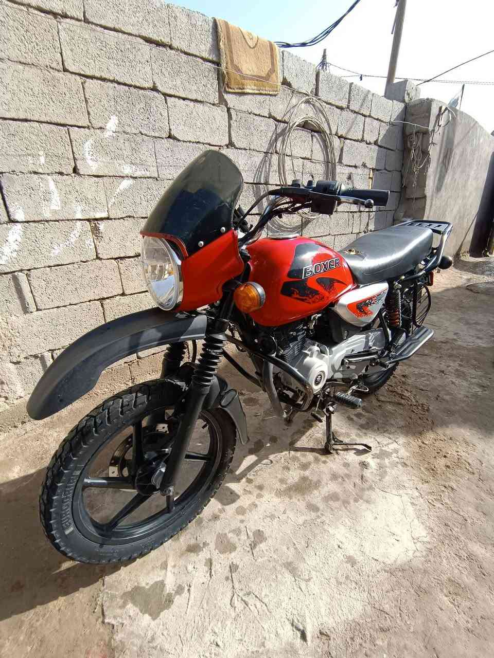 دراجة بوكسر جبلي أوراق كامله للبيع ما مفتوحه موديل 2023 نضيفه مثل ما جاي تشوف كهربائياته كله شغاله نگره سلف السعر ب مليون و500 ول شراي يتصل وبي خير ويدلل ***********
