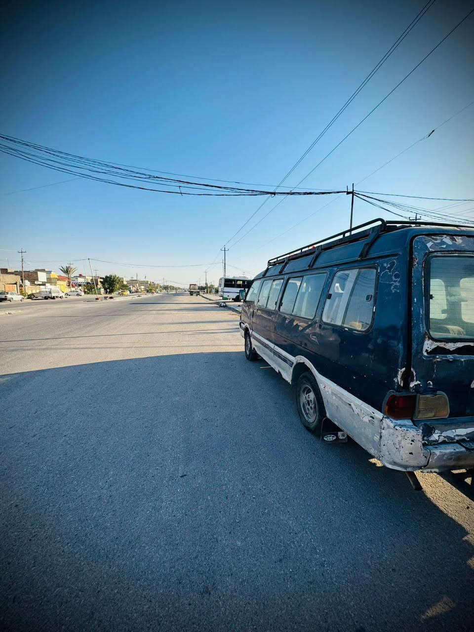 السلام عليكم اسيا للبيع مكينه وقير تخم تاير حداديه سياره جاهزه من كل شيء رقم بغداد الماني فراعيها بالنجف والسياره مكانها النجف مصفره هيئه ومرور السعر 35 وبيها مجال للشراي السياره بالنجف حي المهندس.      ***********
