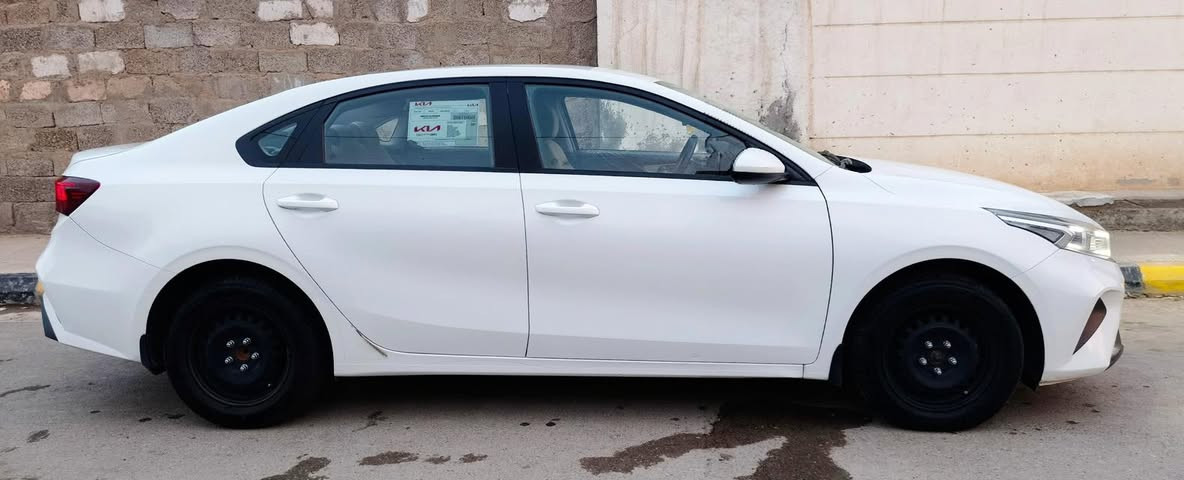 سيراتو ٢٤مكينة ٢٠٠٠رقم بغداد تبريد قطعة وحده للبيع ومراوس حسب القناعة السعر ١٦٨ وبيه مجال للاستفسار الاتصال على الرقم ***********

