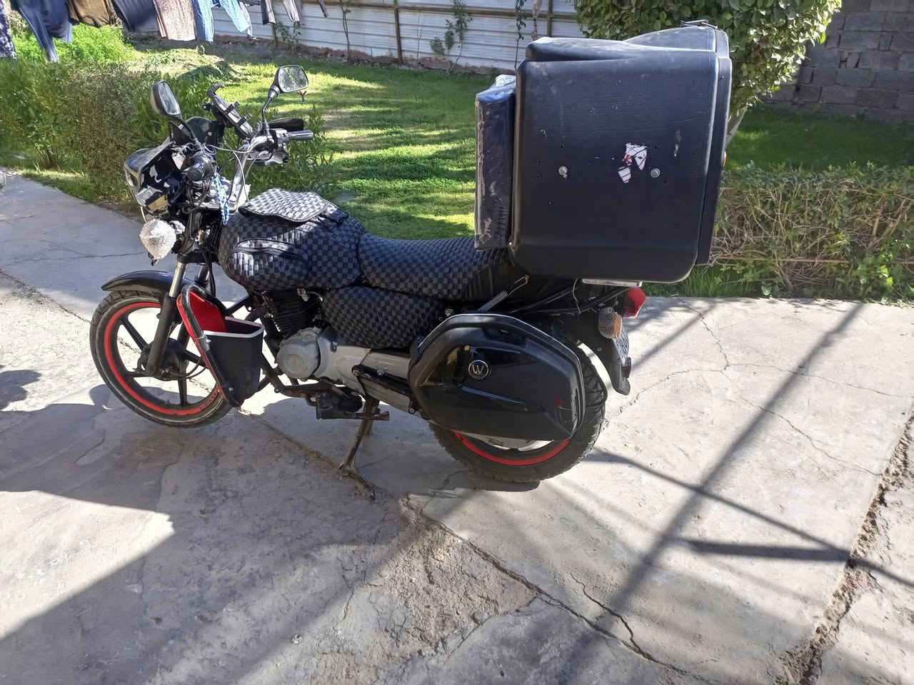 سلام عليكم بوكسر موديل 2022  ماشيه 50الف  تاخذه كبل عقد مروري وتحويل  رايده 2150 وبيه مجال حك الجيه مكاني بغداد المحموديه ***********
***********
