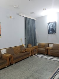 بيت للبيع مساحه ٢٠٠متر يحتوي على غرفتين وصاله وحمام ومطبخ حار وبار صحي...
