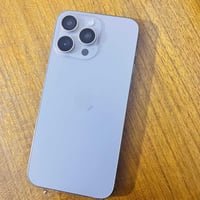 15 برو ماكس تيتانيوم ذاكرة 256  بطارية81   ب800 مكاني بغداد الجهاز مفت...