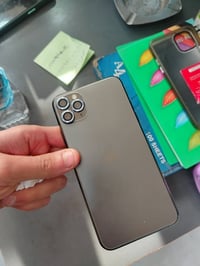 ايفون 11 برو ماكس • ٦٤ • طخة بالشاشة