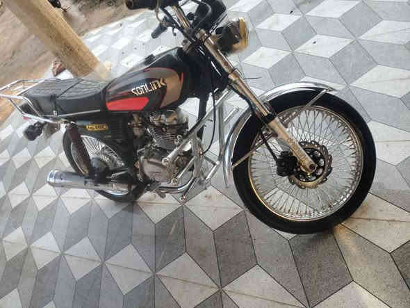 سلام عليكم دراجه تايكر موديل ٢٠ بدون اوراق كهربائيات كلهة شغاله محرك خير من الله الدراجه كله تعمير جديد اوياله وتايرات ثننهن جدد تانكي وصفاحيات وكشن جديد كله جديد السعر ٣٥٠ وبي مجال حك جيتك المكان الخالص قريه السنديه الرقم ***********
