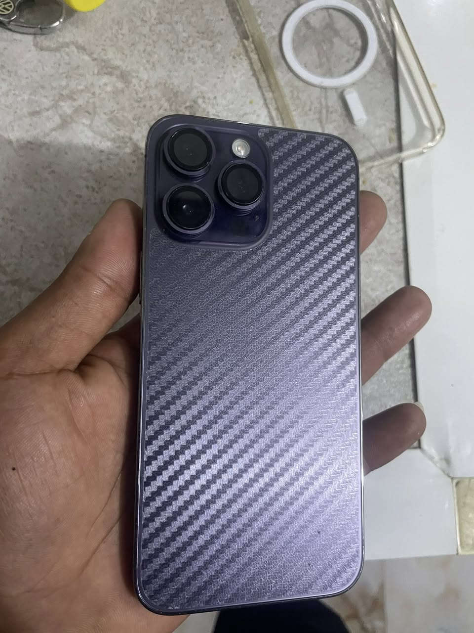 سلام عليكم آيفون ١٤برو ماكس
للبيع شاشه بيه فطر من جوه ممئثر ول فطر لفوك بلزكه 
مبدل شاشه وكامرا اماميه ذاكره ٢٥٦
بطاريه٧٨
سعر٥٠٠
***********
