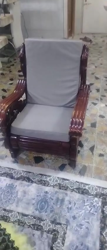 تخم ٨مقاعد دوشمه جديده سعره ٦٥٠  استفسار اتصل ***********

