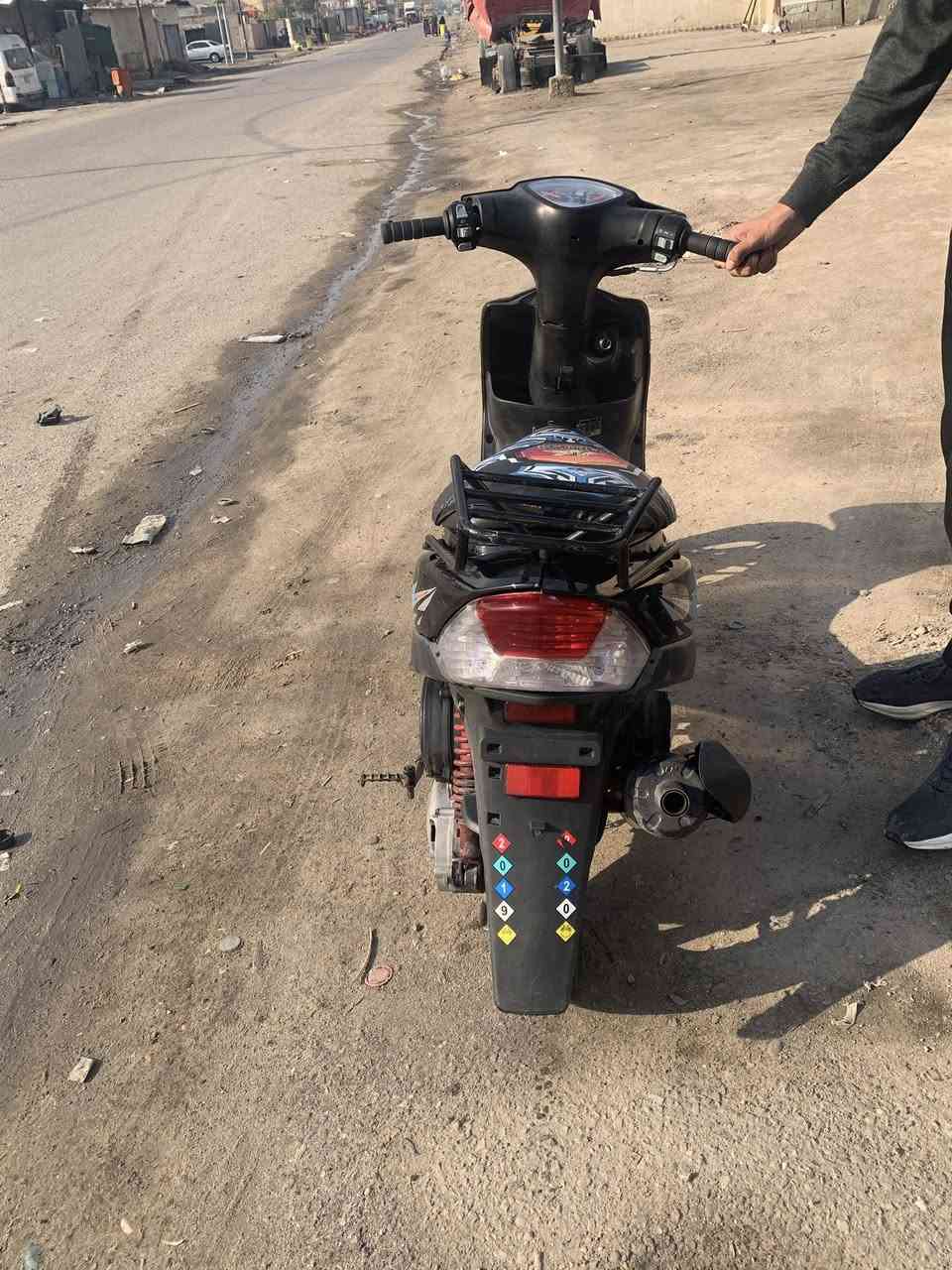 سلام عليكم ماكس عدله بوشه 49 شلعه معدل شنو اليعجبك موجود بس عندك سلف واكف كهربائيات كله شغاله الدراجه مجفته تجفيت شركه وكبل تقريبا سيوع جفتتته ويلات جدد تايرات يخبلن او العفو عندك ستان النص شايله السعر 700 وبيه مجال مراوس اراوس بايراني مكاني معقل ابله ***********
