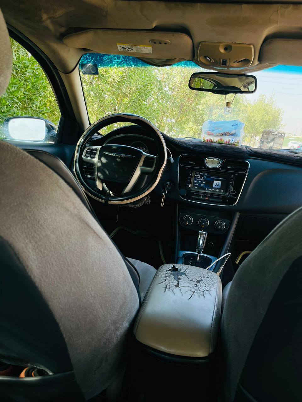 يالله السلام عليكم لبيع فقط
كرايسلر c200
موديل 2013
السياره حلوه احلا من صور سياره خير من الله جاهزه صدر امامي خلفي جديد باتري جديد تخم تاير جديد. رقم انكليزي بسمي تحويل ثاني يوم سياره (مصبوغه  جماليه)  بيها 3 قطع من امريكا صور حادث مرفق بل منشور السعر (67$) بيها مجال كلش قليل مكان سياره بغداد حي اور
***********
