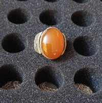 محبس عقيق مشمشي صياغة يدوية قياس 23 . . . . 24 السعر 75 الف قفل اتصال ...