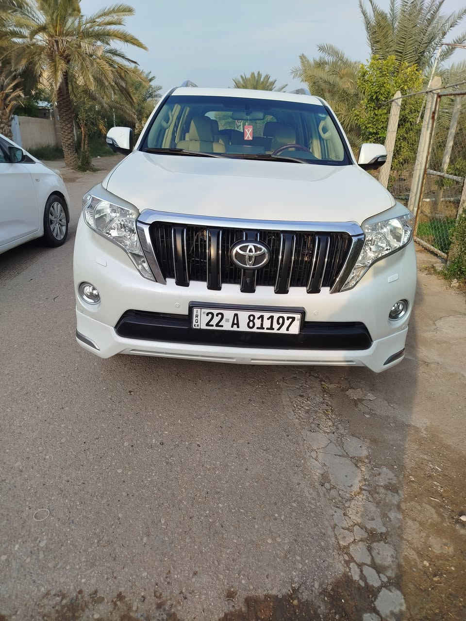 سلام عليكم ورحمه الله سياره برادو للبيع موديل 17 رقم أربيل بسمي رقم او هزه جديد مكفولة من كلشي فول مواصفات السعر 367 بيه مجال الاتصال عل الرقم ***********
