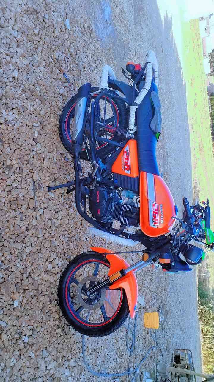 سلام عليكم دراجة دايوان للبيع موديل 23اواق اصوالي اصوالي  وصل معرض. منفيس شرط ترقيم  مكفولة كفالة. عامة  كهربائيات كاملة كلهة شقالة.  محرك. 200 كتابة حمرة.  سويج سجينة يعني مواصفات كاملة السعر مليون. 600وبيهة مجال. رقم ***********
