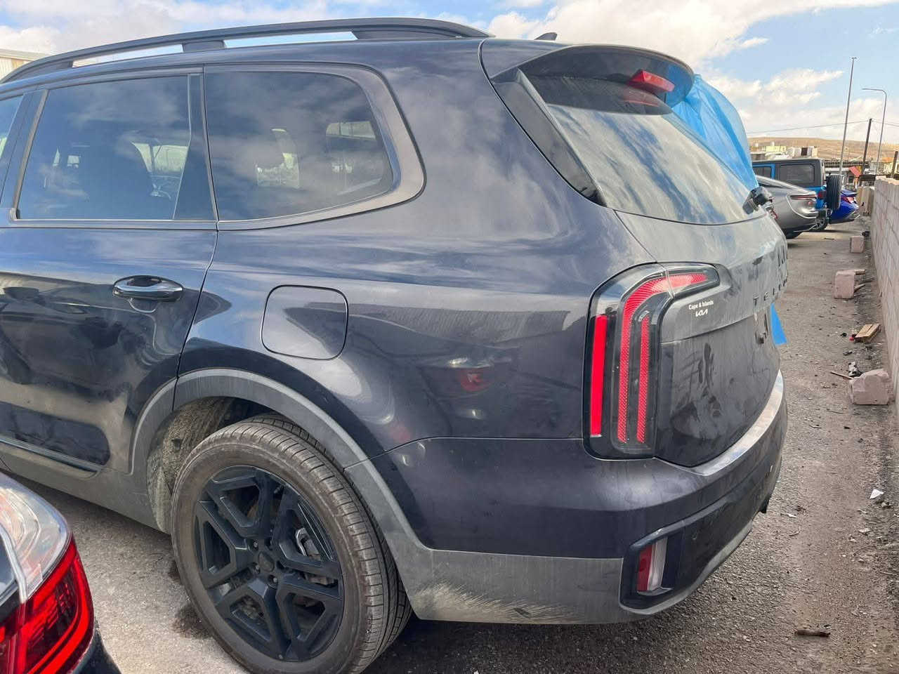 السلام عليكم كيا تولرايد موديل ٢٥ ماشية ٣ الاف حاليا بلعقبة تفيد العندة كتاب شهداء او حرة بكيفك بدون كمرك وتصليح واصلة لليوسفية. اني دافع النقل ٢١٠ ورقة للاستفسار واتساب *********** مكاني بغداد
