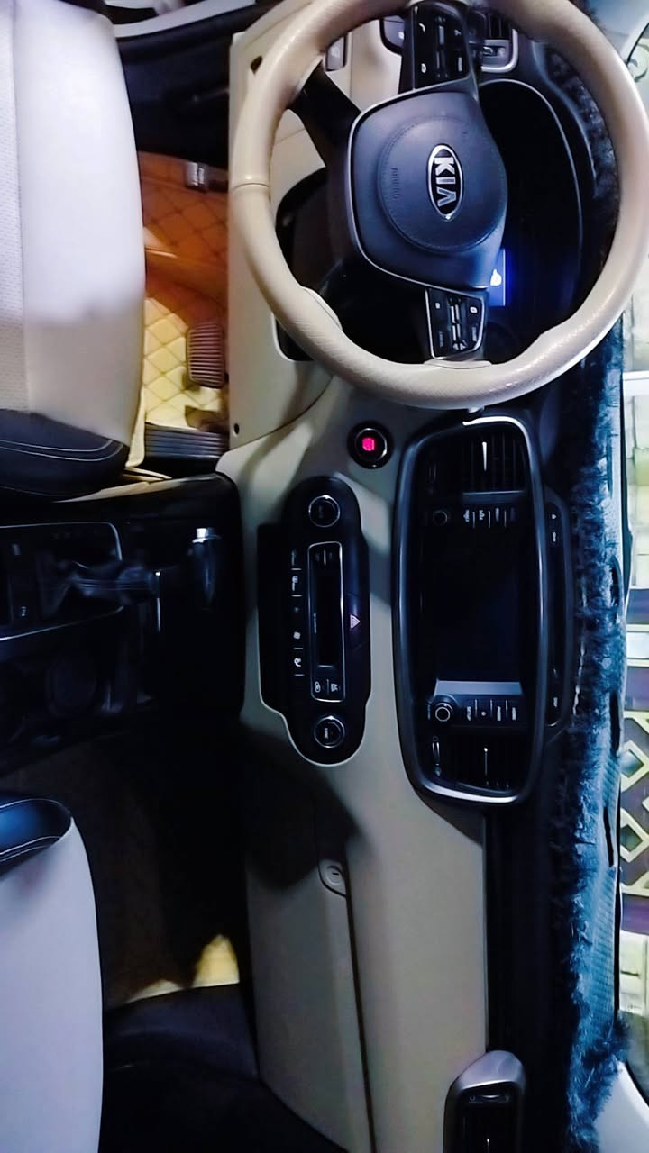 سلام عليكم كيه سورنتو مديل 18 خليجي 6 سرندر كفاله عامه فول مواصفات بسمي تحويل ثاني يوم سياره على وضع الشركه ماشيه 85 ابيع مستعجل سعر 220 وبيه مجال *********** /***********
