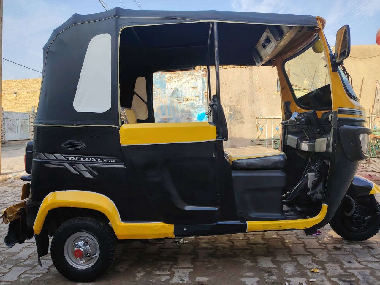 السلام عليكم تكتك تي في اس للبيع موديل 2021رقم واسط مكينه مبدل بيه زنجيل تكتك مناقصه اي شي السعر 6500وبيه مجال المكان واسط قظاء الحي رقم التلفون *********** والمو شراي لا تكسر بسعره رحمه الوالديك
