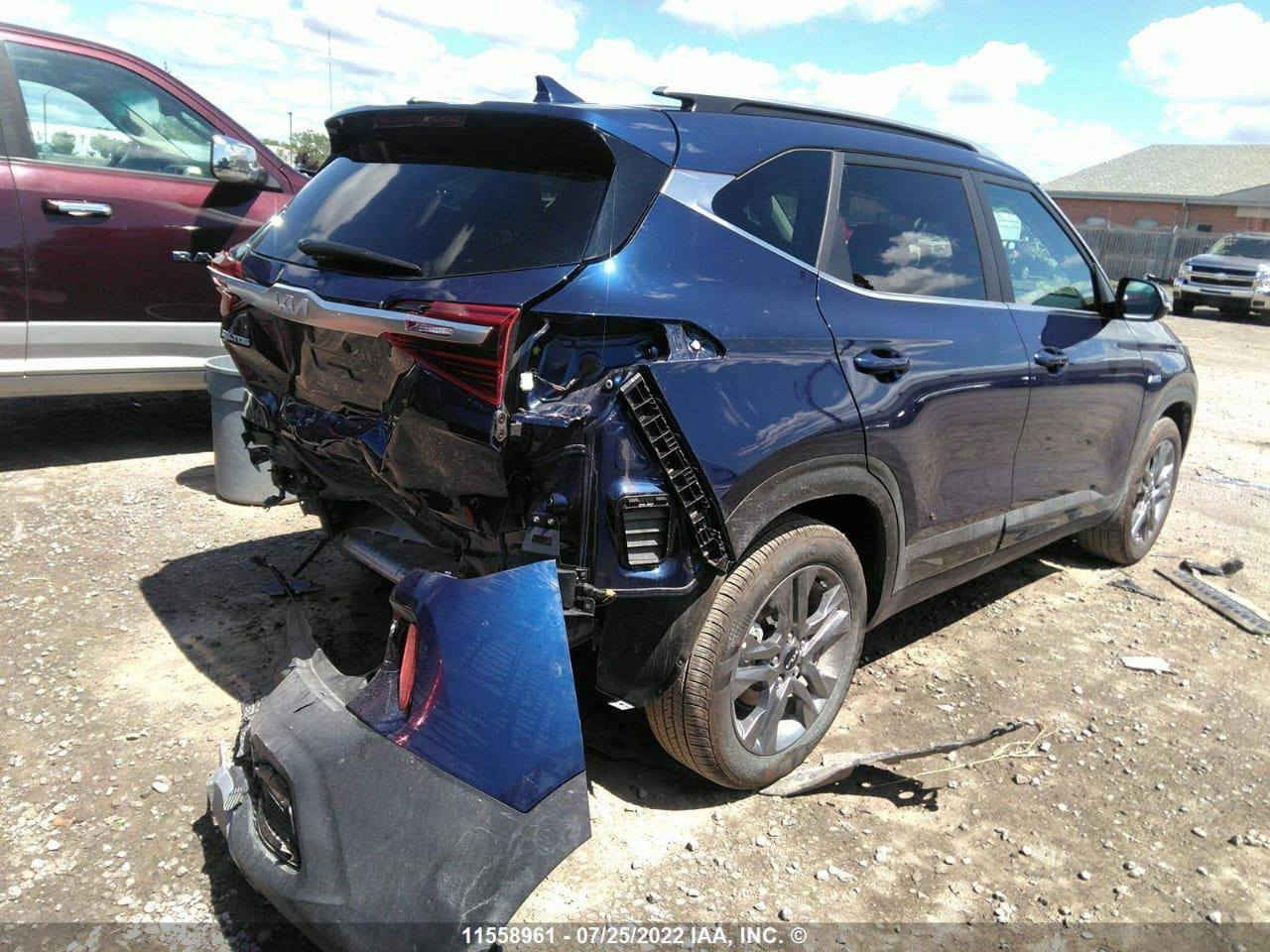 كيا سيلتوس موديل 2022
وارد امريكي فول مواصفات رقم بغداد

محرك 2000 دوش المرغوب

بصمة وتشغيل عن بعد

فتحة سقف

تدفئة مقاعد وستيرن

ابل كار بلي

نقط عمياء ورادار وهواي مواصفات معروفة بالسيلتوس

حادثها صندوك صبغ 

وباب السايق مبدل بامريكا 

 بدون ايرباگ بدون لغد او شاصي

 فقط بيها بارد خفيف بالجاملغ مال سايق

وبارد بالباب المبدل موضحات بالصور

السيارة مناقصها اي شي دهن ودامة جديدة

ماشية 76500 قابلة للزيادة

السعر 175

مكانها بغداد الرصافة

للتواصل *********** واتس اب فقط
