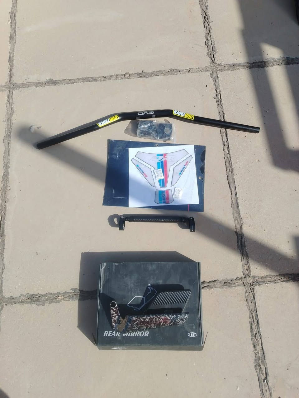 السلام عليكم
نقصها كهربائي يفتهم 
محرك650 V ماعدي وقت ارتبها انطي سعر باليرضي الله اخذتها بمليون وستمية 
مكاني حي الجامعة بغداد
تواصل ***********
