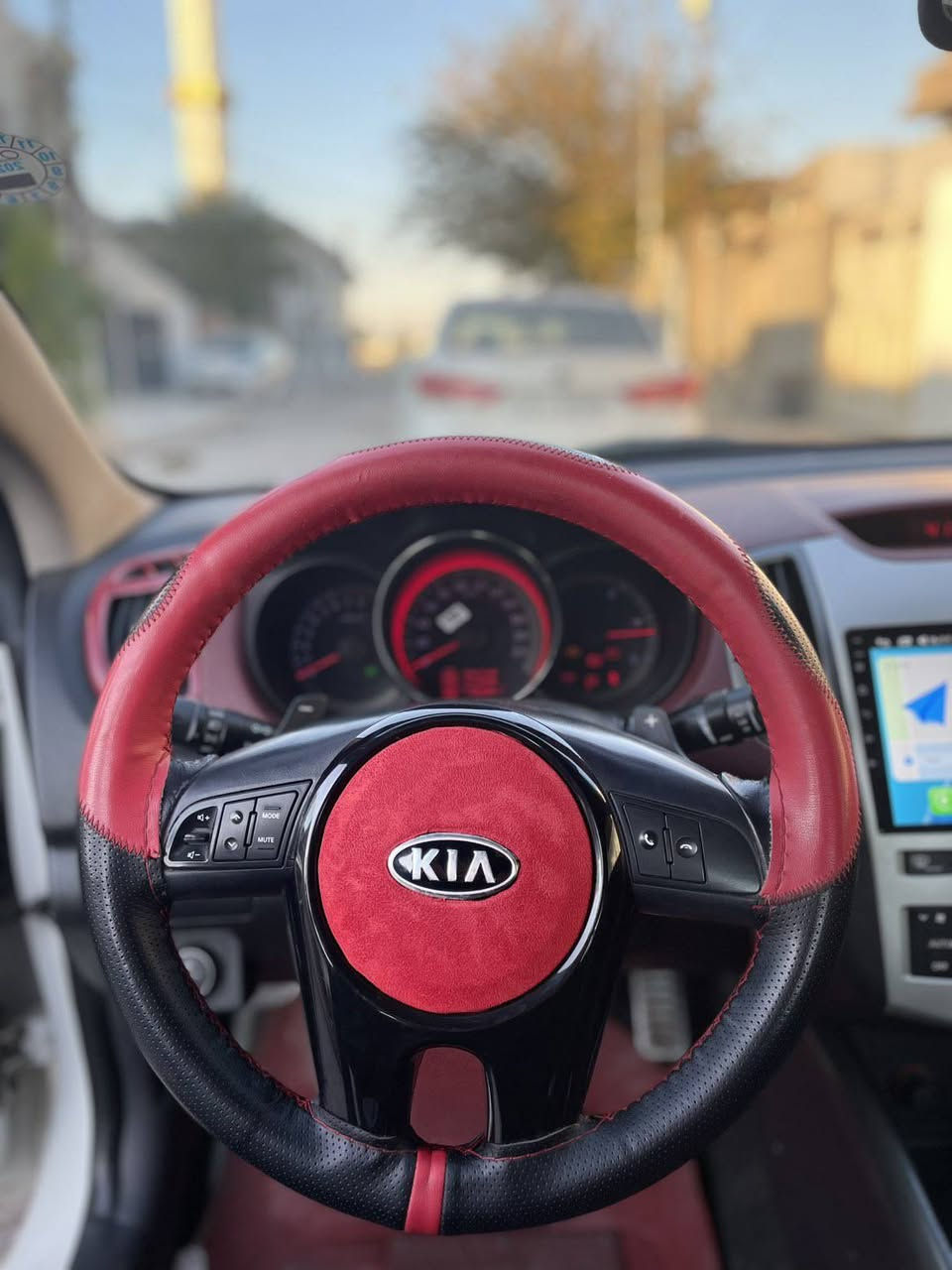 کیا سیڕاتۆ دودەرگا مۆدێل 2013 هیچی نیە تەنها 3 جێ ساردەکوت فول مواسەفات بەسمە کامیرە شاشە سەماعە لید کوشین جلد لایت لید ئاوێنە شەفت  گێر مەکینە تەبریت تەقەو رەقە بەشەرت هە موو شتی نوێیە سعری 102 مەجال *********** أربيل, العراق
