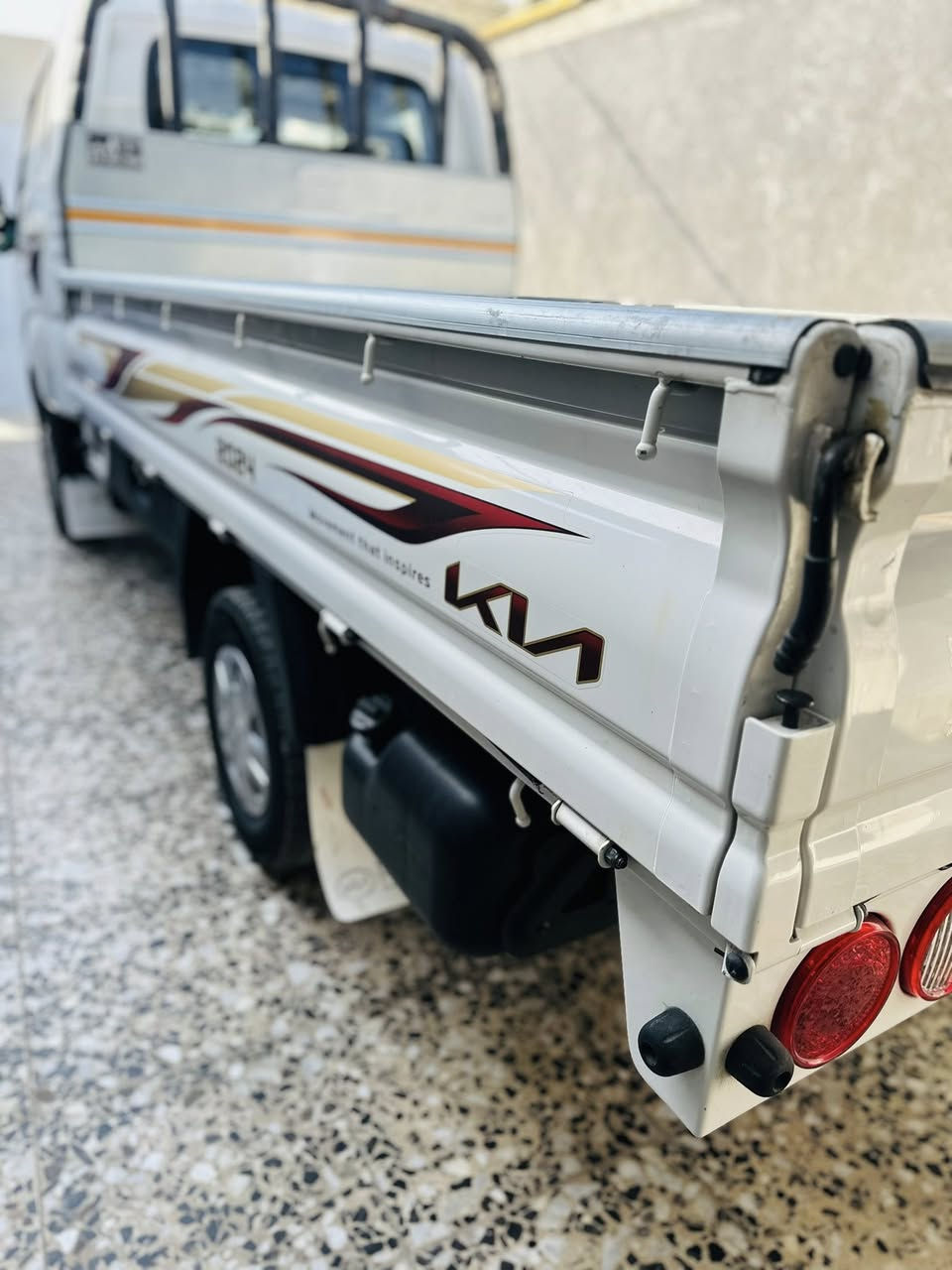 السلام عليكم كيا موديل 24مكفوله كفاله عامه رقم
بغداد انگليزي ماشيه 25 الف حقيقي السيارة على وضع الشركه العنوان بغداد المشتل سياره ما تصرف عليهه الف للاستفسار الأتصال على الرقم 
***********
