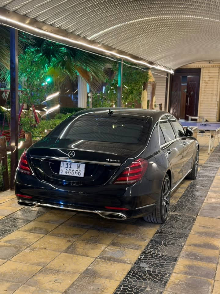 السلام عليكم
مارسيدس s 450 
موديل ٢٠١٨ 
رقم بغداد الجديد باسمي هزه وارقام وسنويه جدد
*****السياره لا قطعه مفتوحه ولا شخوط ولا رصعات *****
—————————
المواصفات ؛
١- برده خلفيه 
٢- بانوراما 
٣-كشنات جلد 
٤-كشنات كهرباء 
٥-كامرات ٣٦٠ درجه
٦-  رادارات ٣٦٠ درجه
٧- خزن ميموري للمقاعد الكدام + المقاعد الخلفيه
٨- تدفئ تبريد مقاعد 
الخ …… من المواصفات بعد مارسيدس ميحتاج احجي 
————————————
السياره وارد امريكي كلين تايتل 
مكفوله من للصبغ والضربه والغرق وكلشي 
من سنه ٢٠٢٠ يمي لليوم مداريها ومابيها اي نقص سياره كلش كلش جديده بالنسبه لخواتها 
بس هذاك اليوم اخذتها فحص وكالولي عدك جاملغ خلفي بي كلير جاي من امريكا معرف شنو صراحه بعد ماعرف اذا كان كلامهم صح او غلط 
السياره جدا جديده ومداريها من ناحيه دهن وبانزين وفلاتر وكل غراضها الاصليه وياها وهواي مصروف عليها الله شاهد
——————————————— 
مكاني حي الخضراء مقابيل العامريه 
***********
