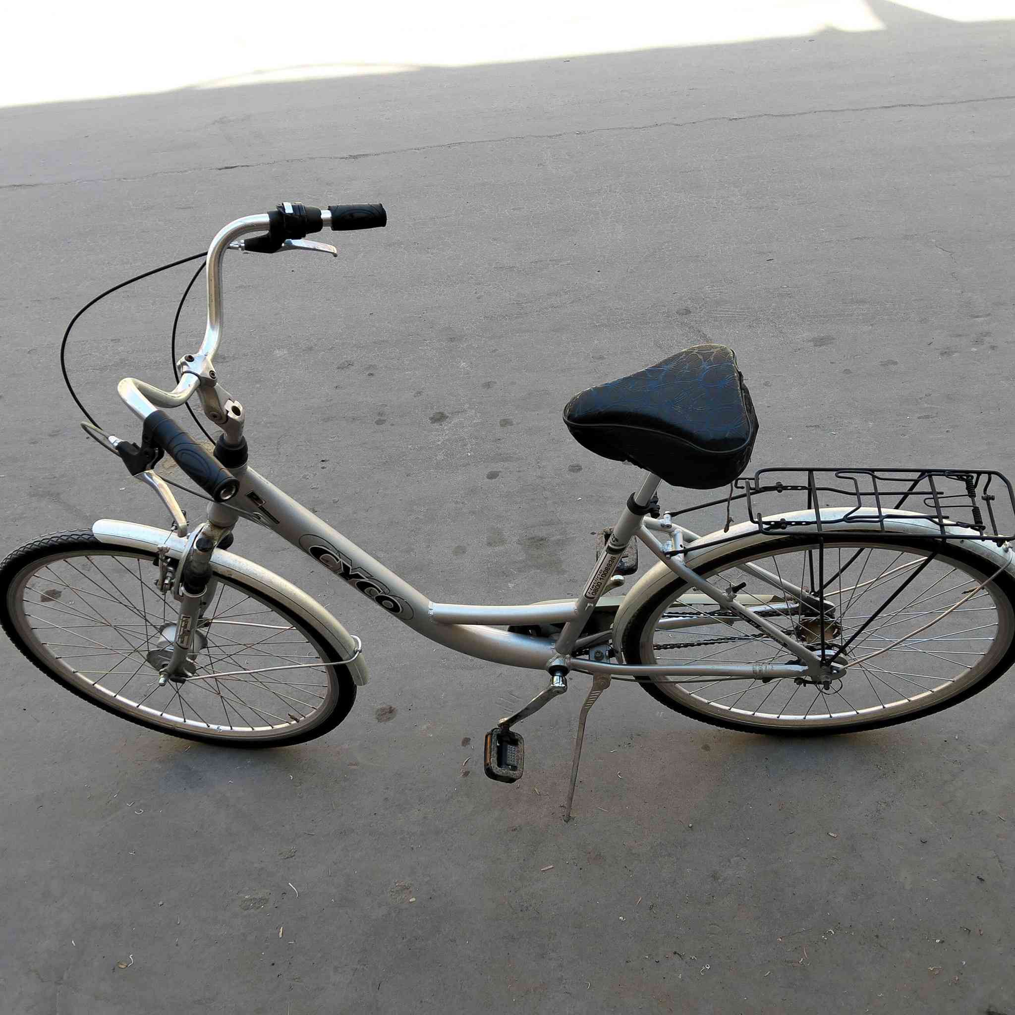 سلام عليكم
بايسكل حجم 28 للبيع سعر 120 بي مجال مكان فلوجة تفاصيل على رقم ***********
