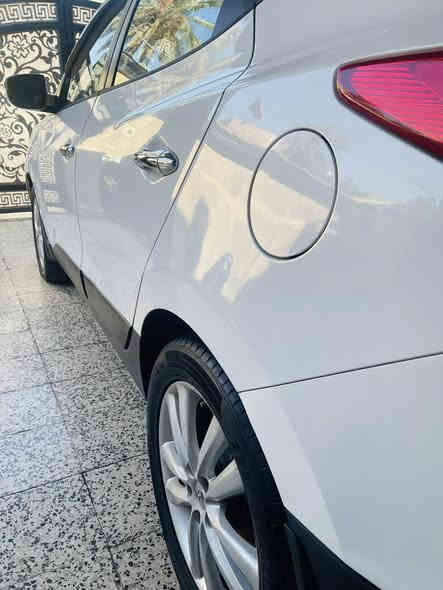 السلام عليكم
توسان ٢٠١٤ خليجي مكفوله من الضربه والصبغ 
حته دعاميات بلادية 
محرك ٢٠٠٠ دوش بلادي
كير بلادي 
رقم بغداد باسمي 
غرفتهه جديدة حيل مامتعوبه
ماشيه ١٣٠ الف 
تخم تاير + صدر امامي وخلفي كله جديد بل كارتون
سيارة جديدة وترايهه يخبل مابيها اي نقص
عارضها ١٥٧ بيها مجال لاتصال ***********
مكاني بغداد حي العامل
