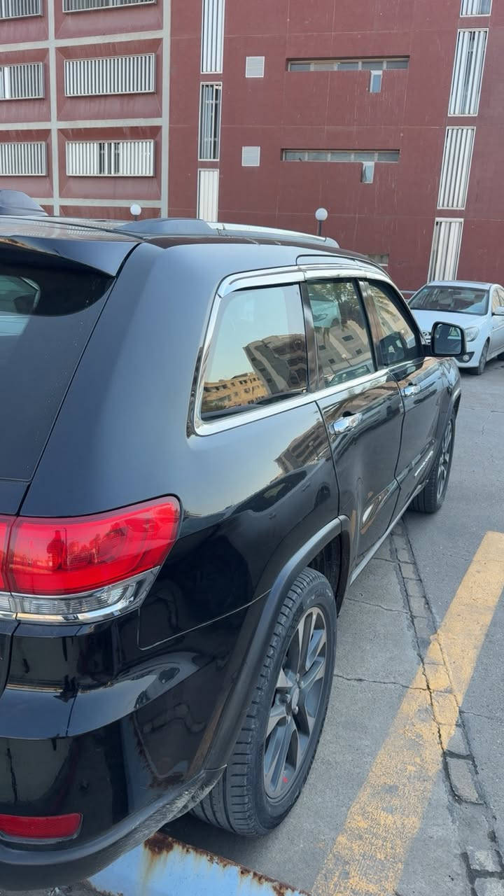 للبيع جيب لمتد موديل ١٧ حادث حرق بنيد فقط ماشية ١٠١ ميل سيارة بحالة جيدة مكاني بغداد الدورة الاستفسار ع هذا رقم *********** السعر ١٨ الف
