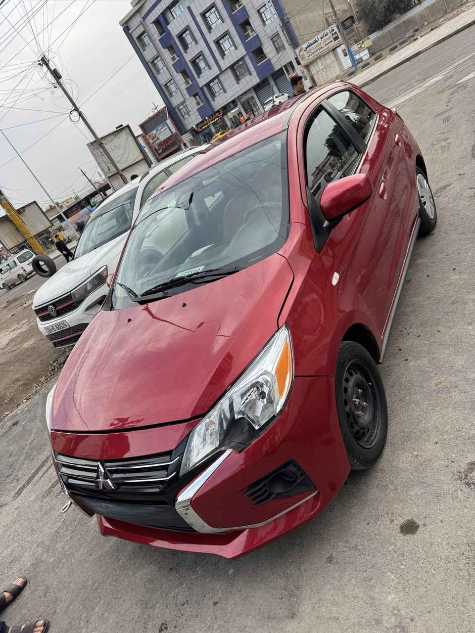 السلام عليكم لبيع ميراج مديل 24 وارد امريكي
ماشيه 23
مواصفاتها معروفه 
سياره جاهزه مابيها نقص ضرر بنيد وجاملغ 
منفيس بسمي بدون رقم رقمها يكلف 11 ورقه
العنوان بغداد البلديات ***********
