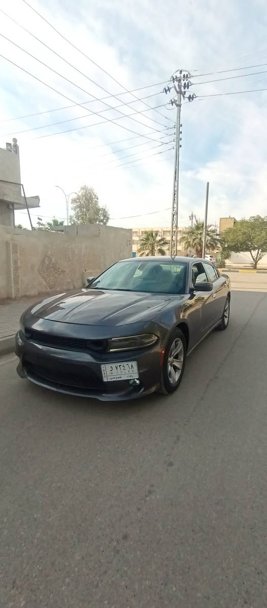 السلام عليكم جارجر موديل 2016 رقم بغداد وارد امريكي قطعتين جاملغ خلفي وباب بدون دواخل وبدون ارباك وبيه مكانين رش مقدار شبر مكينه 3600مكفوله كير مكفول حداديه امامي خلفي جديده سياره مال بيت ما بيه نقص جاهزه ومواصفاته معروفه مكاني واسط عزيزيه السعر 159وبيه حق الجيه *********** ملاحظه اني مكلف خابرو عل رقم
