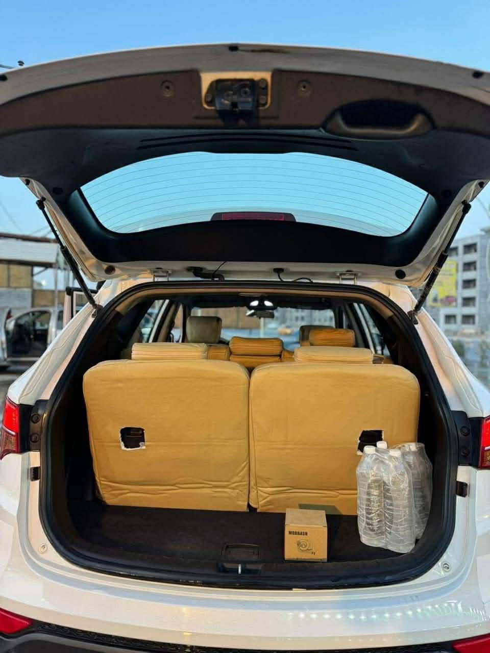 السلام عليكم
سنتافيا خليجي ٢٠١٥ 
 محرك ٢٤٠٠ 
رقم واسط انكليزي 
مشروع وطني تحويل مباشر
تخم تاير جديد 
تبريد 3 قطع
بيها شخط بالباب الأمامي ومرشوش ع كد الشخط والبنيد والقمارة بيهن  شي قليل نقاط مال حالوب  فقط
السعر 140وبيها مجال 
مكاني الديوانيه المركز 

📲***********
