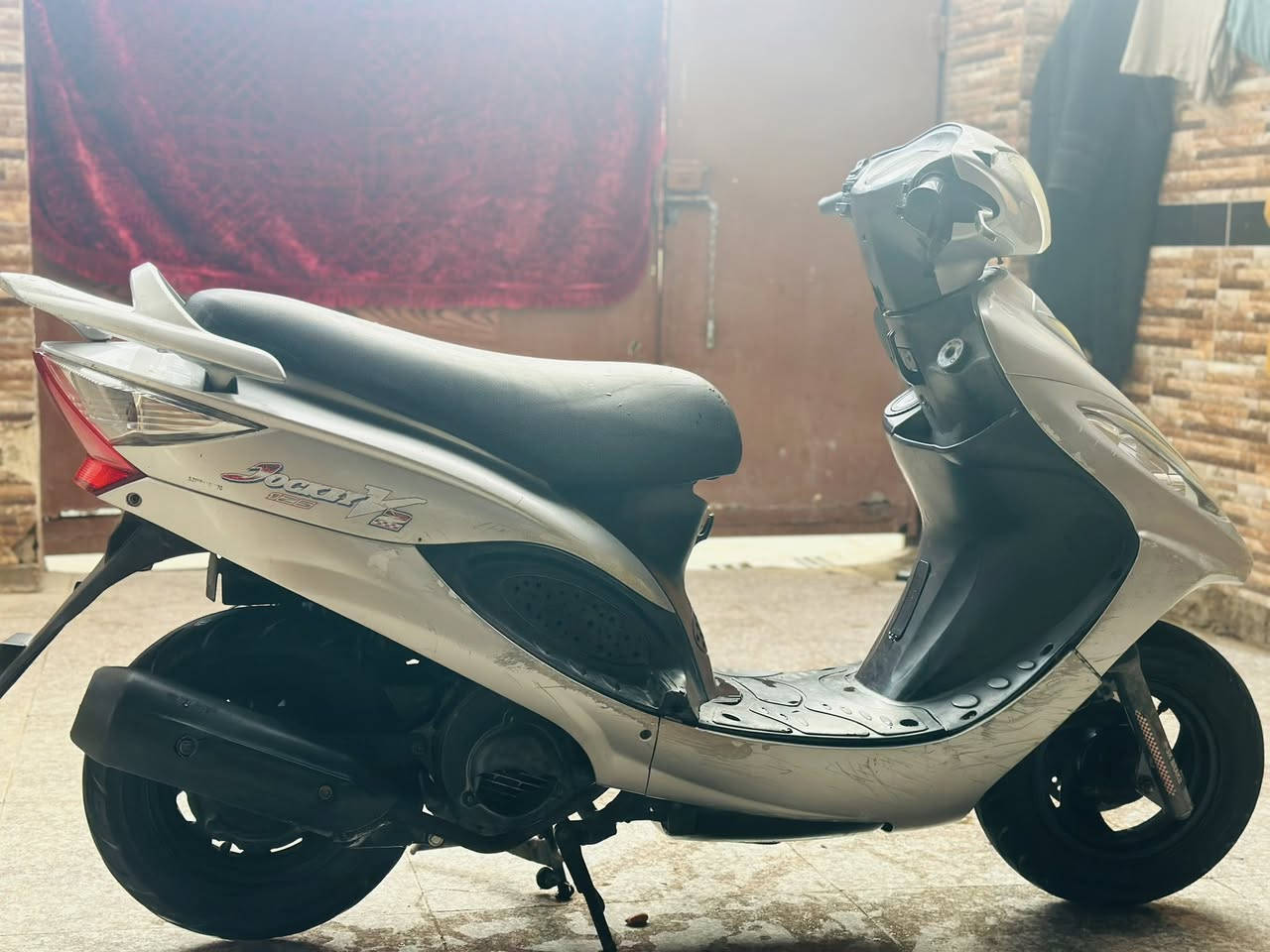 السلام عليكم ورحمة الله وبركاته  دراجه كامكو V2 موديل 2013 فحل نكره سلف وكهربائيات شغاله ومكينه مكفوله السعر 750 الف وبيه مجال للطيبين متواجد خاص واتصال لشراي وبيه خير ويدلل ***********
