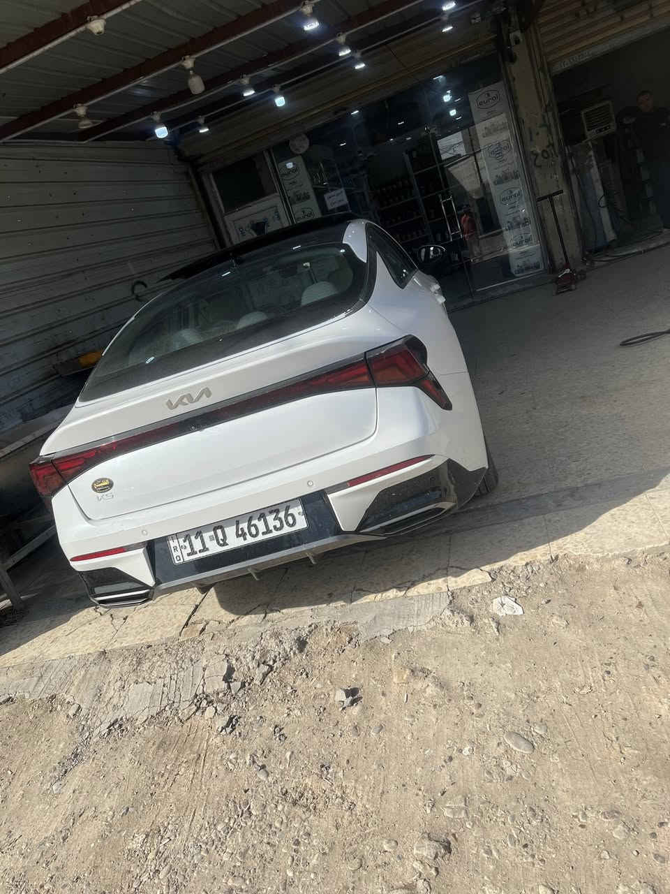 السلام عليكم
للبيع K5 2024 شكل 2025 خليجي 

فول مواصفات 🔥

1-بنوراما بلكامل

2- بصمات عدد 4 (بصمة تشغيل وبصمة أبواب وبصمه جنطة)

3- كشنات جلد

4- تبريد بيانو

5- كامرة خلفية

6- أنظمة قيادة عدد 5 

وبعد بيها مواصفات 

رقم بغداد ابسمي 

محرك 2500 جتي لاين تنفس طبيعي 

ماشية 43 الف 

سيارة جديدة 

سيارة جاهزة ما ناقصها شي 

السعر 230 $ 

اي استفسار *********** 

مكان بغداد الاسكان مقابل كلية العلوم الاقتصاديه
