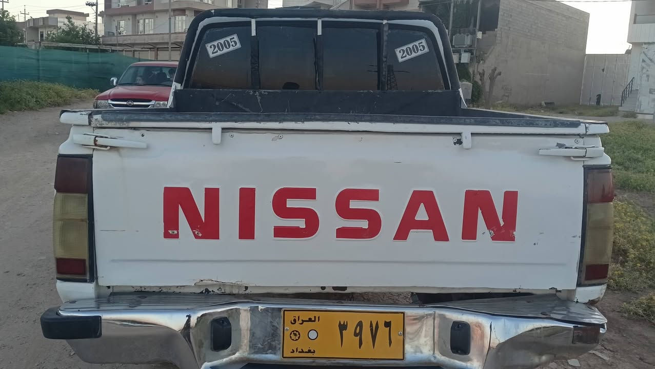 نیسان مودیل 2004 کتابی مزایدە ی لە گە ڵدایە 
بە شە رتی گێر مە کینە ئە کسل 
بێ دە عمو لێدان 
بێ تە قە و ڕە قە 
سعر 
تە نها 
47     گە ڵاو کە مێک مە جال 
شوێن چم چماڵ 
ژم 
***********
***********
